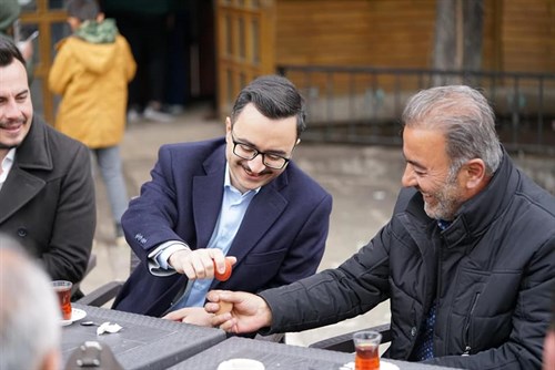 Kaymakamımız Sn. Nurullah Cemil Erciyas, Güzelyurt çarşı meydanında Güzelyurt Belediyesi tarafından düzenlenen Hıdırellez  Şenliklerine katıldı
